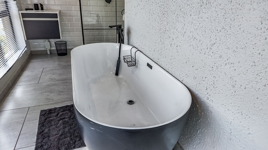 7 Bedroom Property for Sale in Waterkloof A H North West